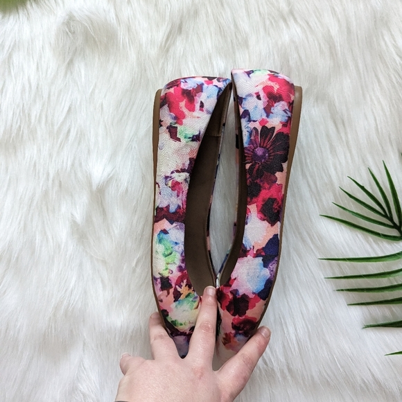 Dream Pairs colorful floral pointed toe flats size 11 - Picture 8 of 9